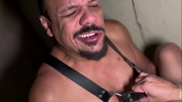 Anddy Brazil fodendo ao vivo na melhor festa de sexo de São Paulo.